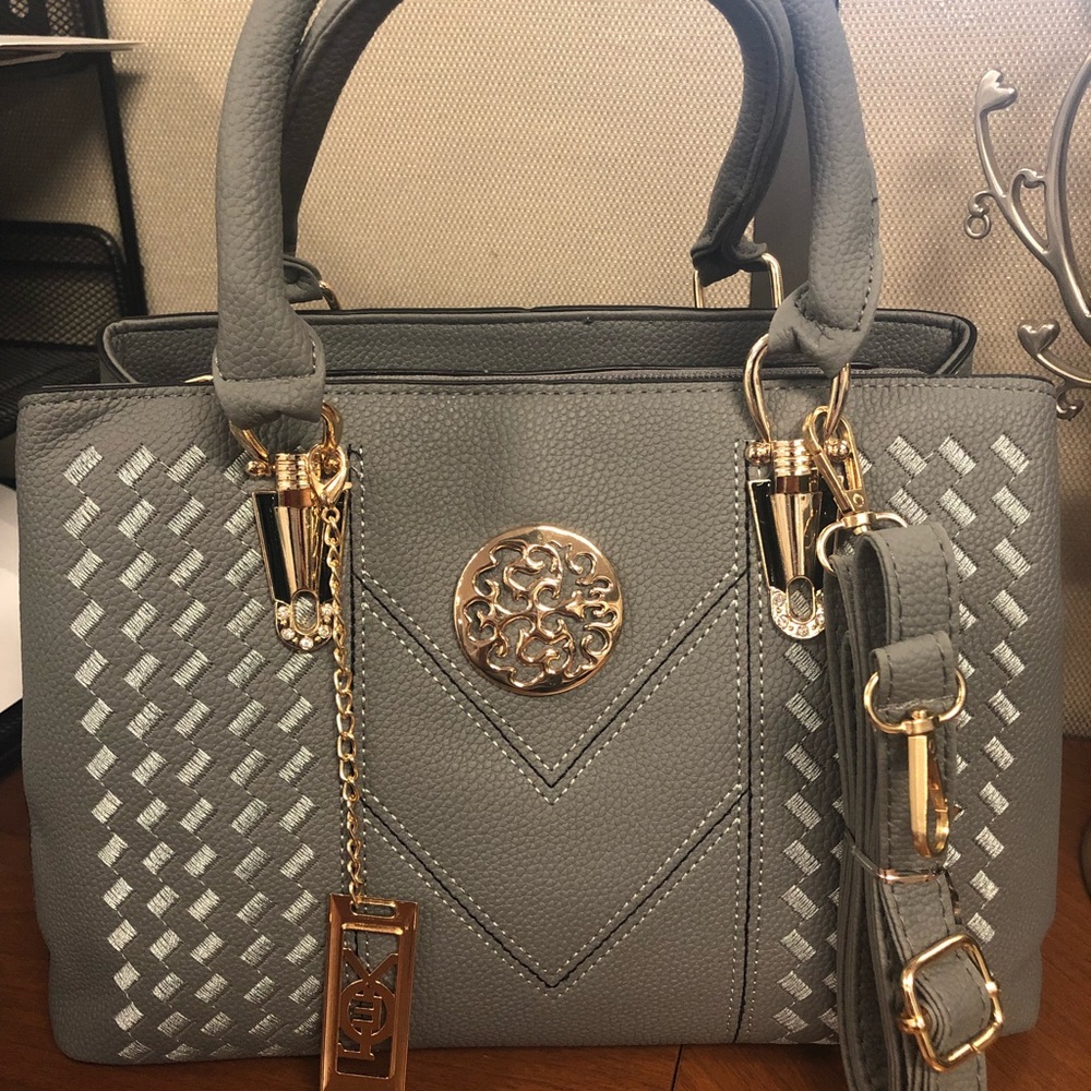 Stunning Gray Shoulder Bag